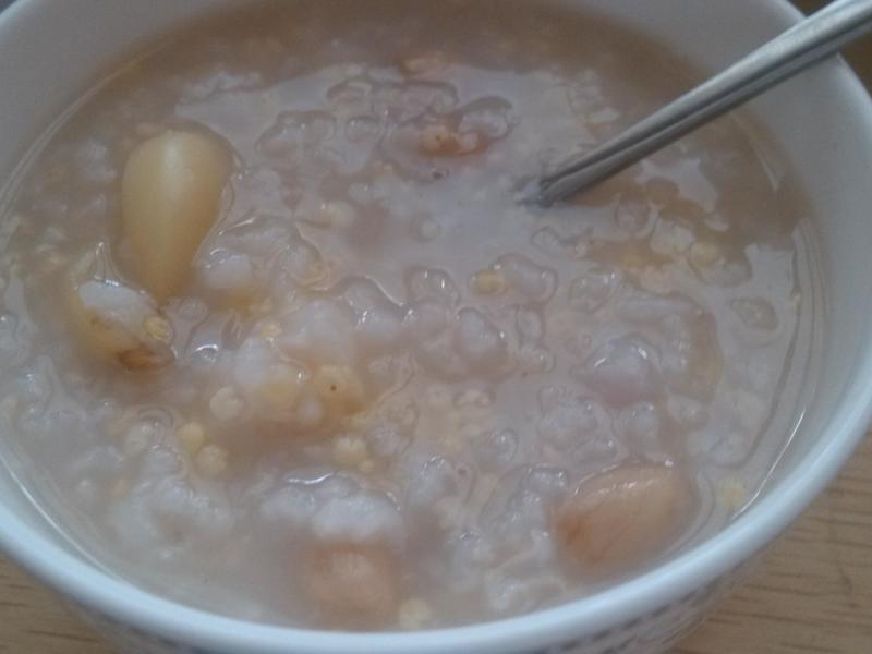 豌豆尖蘑菇汤的做法